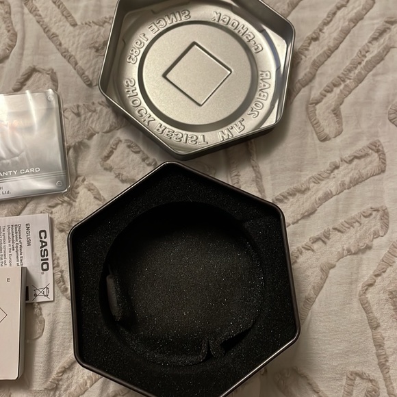 Casio G-Shock GA-200GD 5229 men’s large watch - Picture 9 of 10